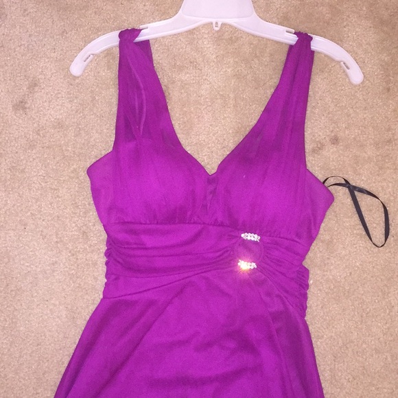 Prom dress - Picture 1 of 2